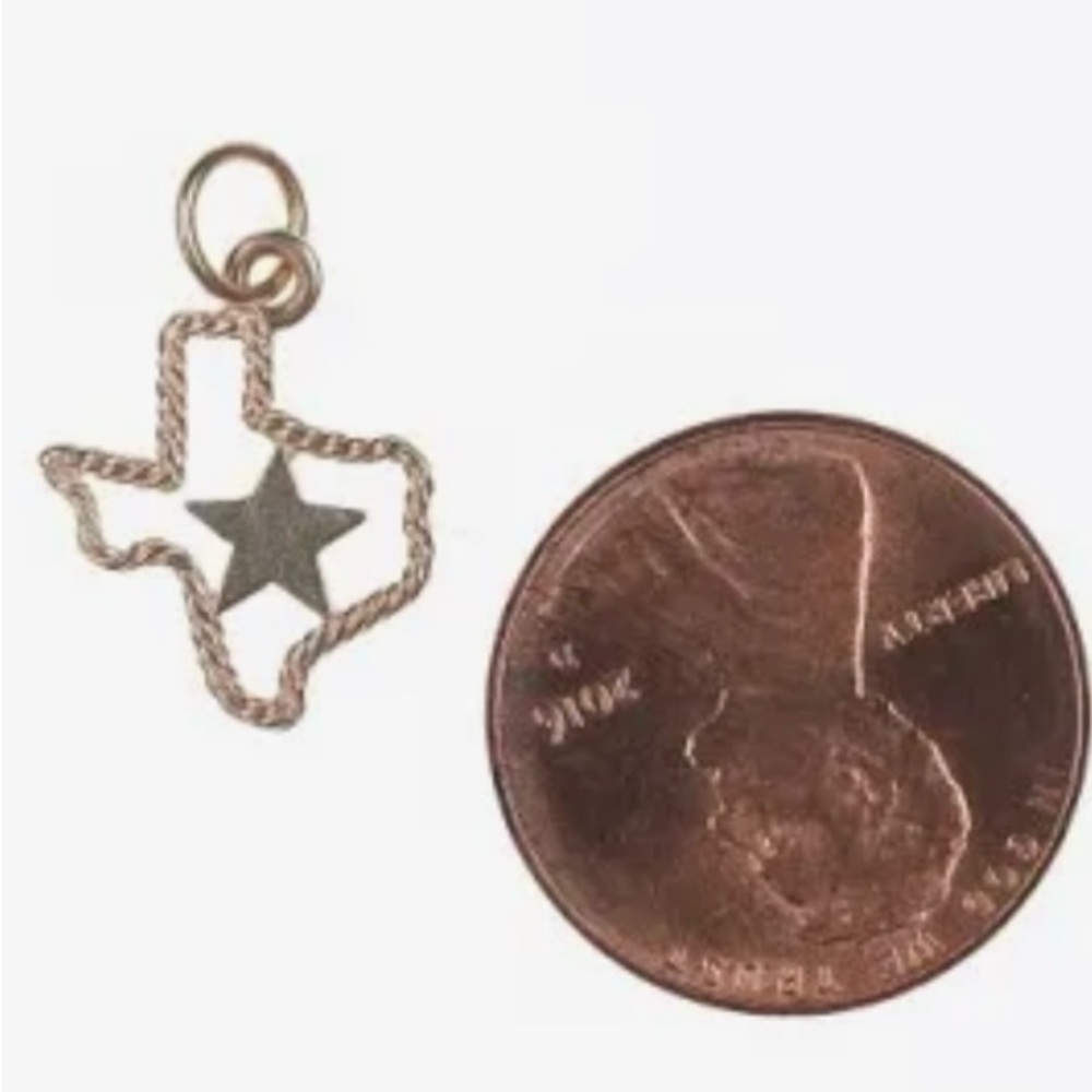 Retired 14k James Avery Texas roped charm. Very gently worn. - Picture 5 of 6